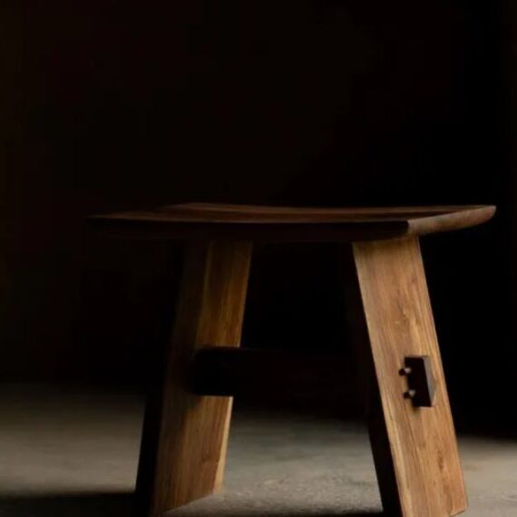 SITTING STOOL