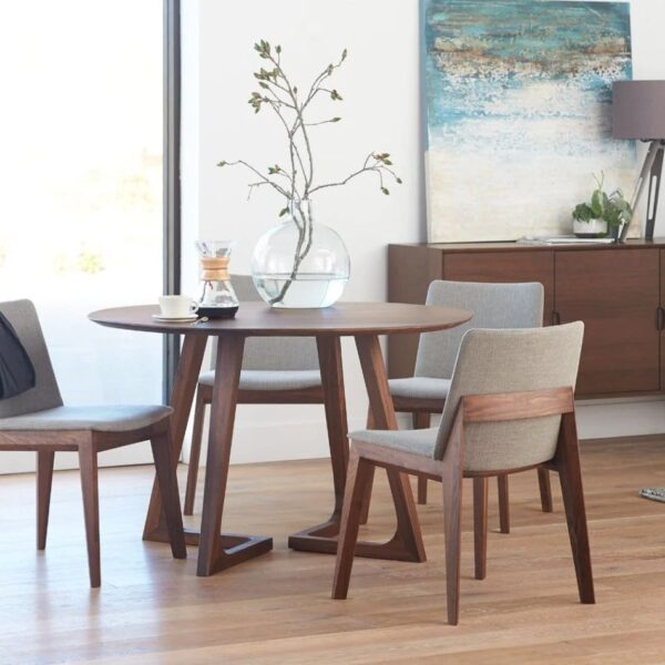 SOPHIO ROUND DINING TABLE